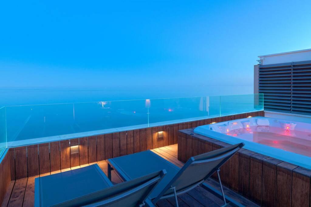 דירות מאלגה D&R Penthouse On The Beach מראה חיצוני תמונה